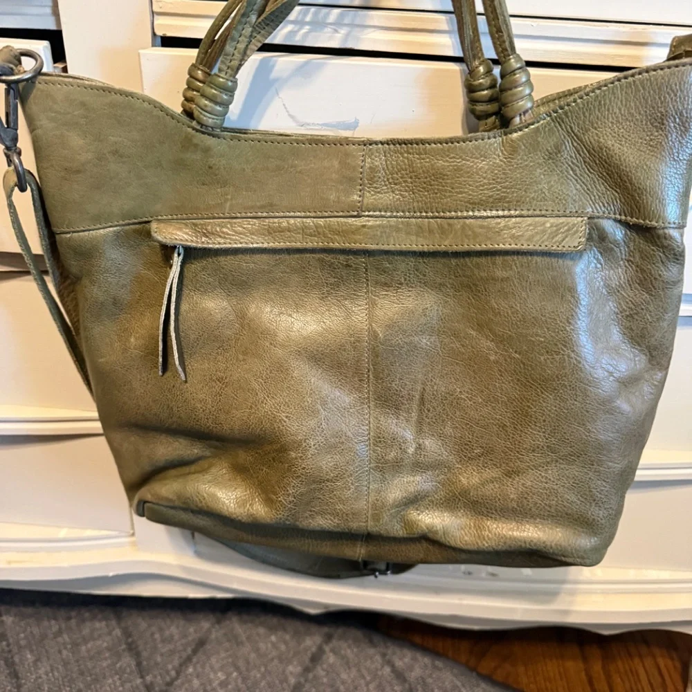 Latigo Leather Crossbody - Picture 3 of 3